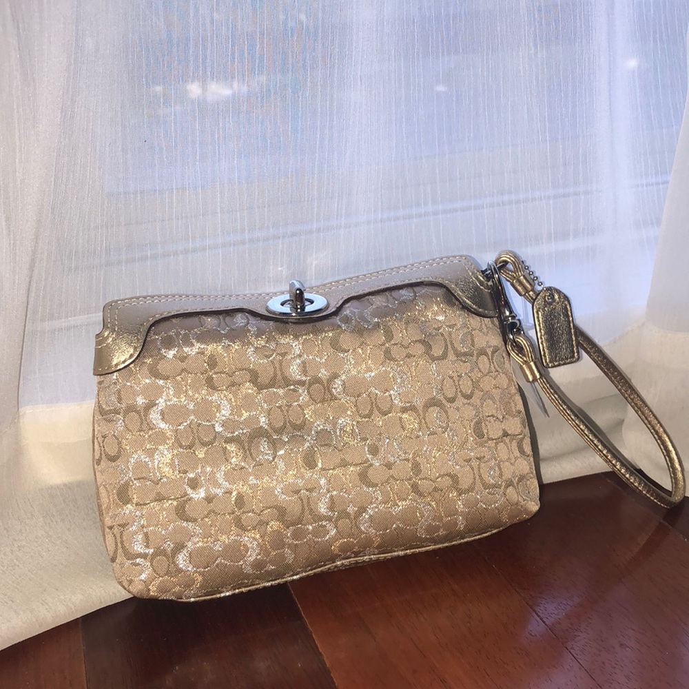 Madison No 41002 (2007) gold signature wristlet